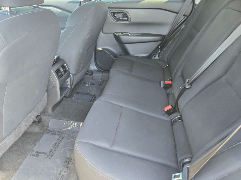 Used 2024 Nissan Rogue S FWD image 12