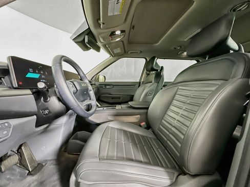 Used 2024 Kia EV9 Land AWD/4WD image 13