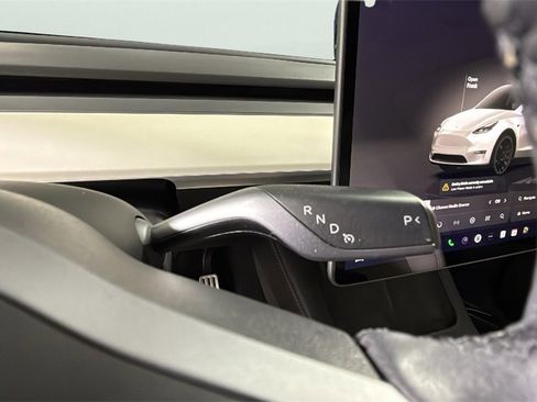Used 2022 Tesla Model Y Performance image 28