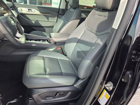 New 2026 Ford Explorer Active w/ Active Comfort Package image 17