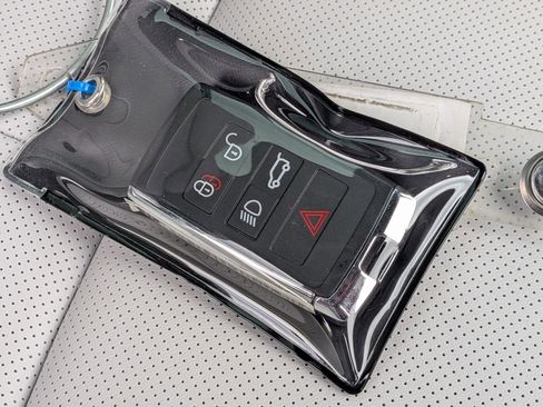 Used 2023 Land Rover Range Rover Sport SE Dynamic image 37