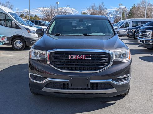 Used 2018 GMC Acadia SLE image 11