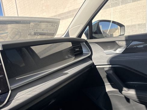 New 2026 Volkswagen Tiguan SE image 23