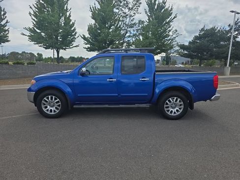 Used 2012 Nissan Frontier SL AWD/4WD image 6
