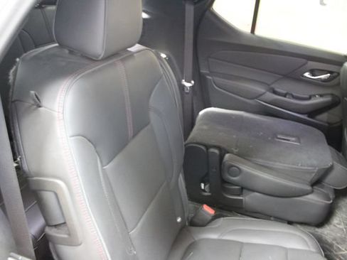 Used 2023 Chevrolet Traverse RS w/ LPO, Floor Liner Package AWD/4WD image 9