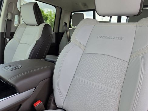 New 2026 RAM 2500 Laramie AWD/4WD image 16