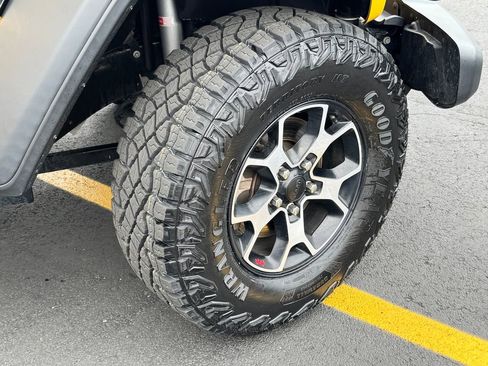 Used 2021 Jeep Wrangler Unlimited Rubicon AWD/4WD image 9
