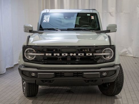 Used 2024 Ford Bronco Outer Banks image 2
