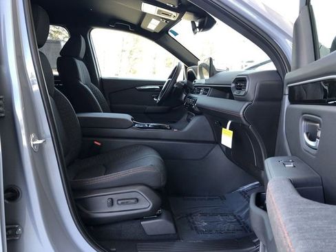 New 2026 Honda Pilot Sport image 13