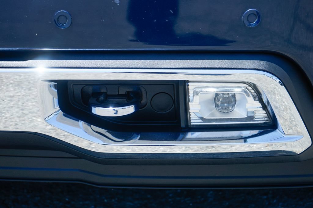 Used 2019 Chevrolet Silverado 1500 High Country AWD/4WD image 51