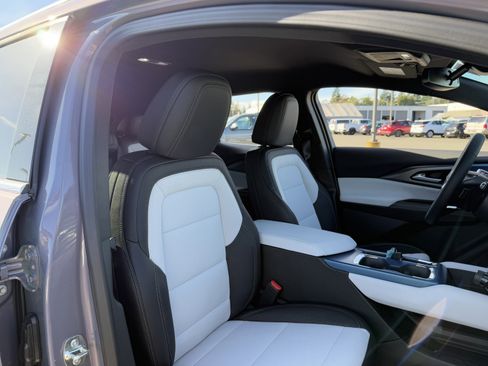 New 2026 Chevrolet Equinox EV LT image 19