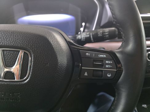 Used 2024 Honda Pilot Elite image 18