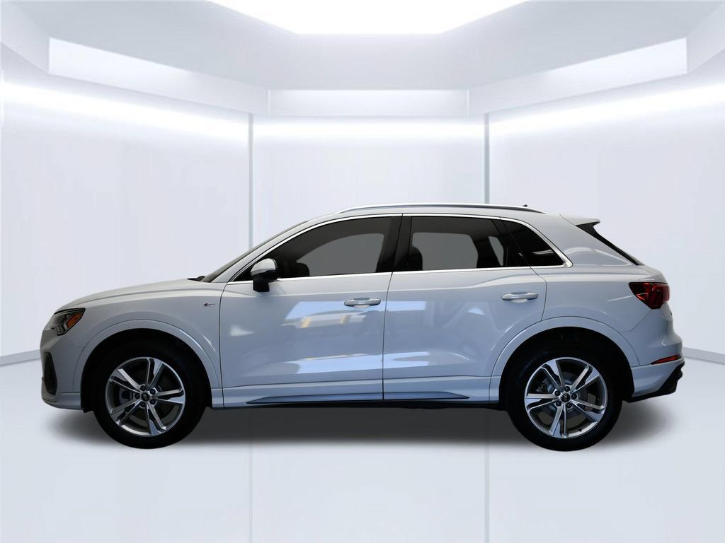 Certified 2023 Audi Q3 2.0T Premium w/ 19" Wheel Package AWD/4WD image 2