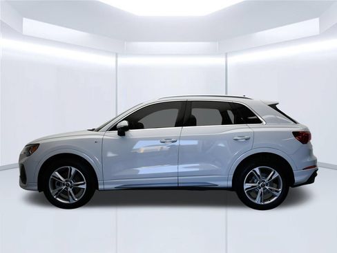 Certified 2023 Audi Q3 2.0T Premium w/ 19" Wheel Package AWD/4WD image 2