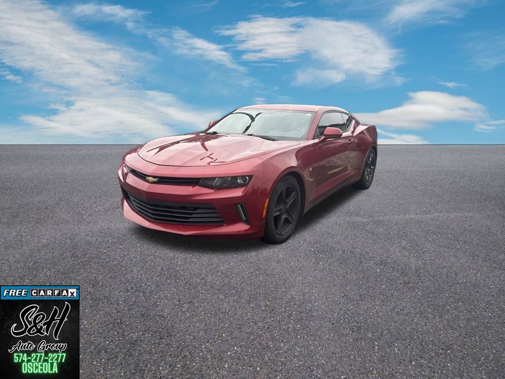 Used 2017 Chevrolet Camaro LT RWD image 3