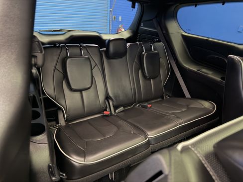 Used 2020 Chrysler Pacifica Limited w/ Advanced Safetytec Group FWD image 31
