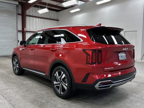 Used 2023 Kia Sorento EX image 16