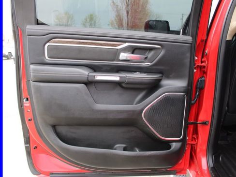 Used 2019 RAM 1500 Laramie AWD/4WD image 25