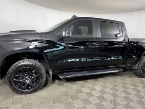 Used 2023 Chevrolet Silverado 1500 LT Trail Boss w/ LT Trail Boss Premium Package AWD/4WD image 9