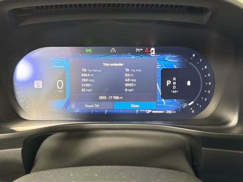 Certified 2025 Volvo XC40 B5 Core image 10