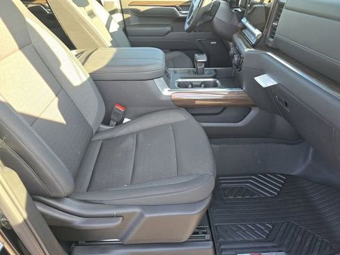 Used 2025 Chevrolet Silverado 1500 LT Trail Boss w/ Convenience Package II AWD/4WD image 28