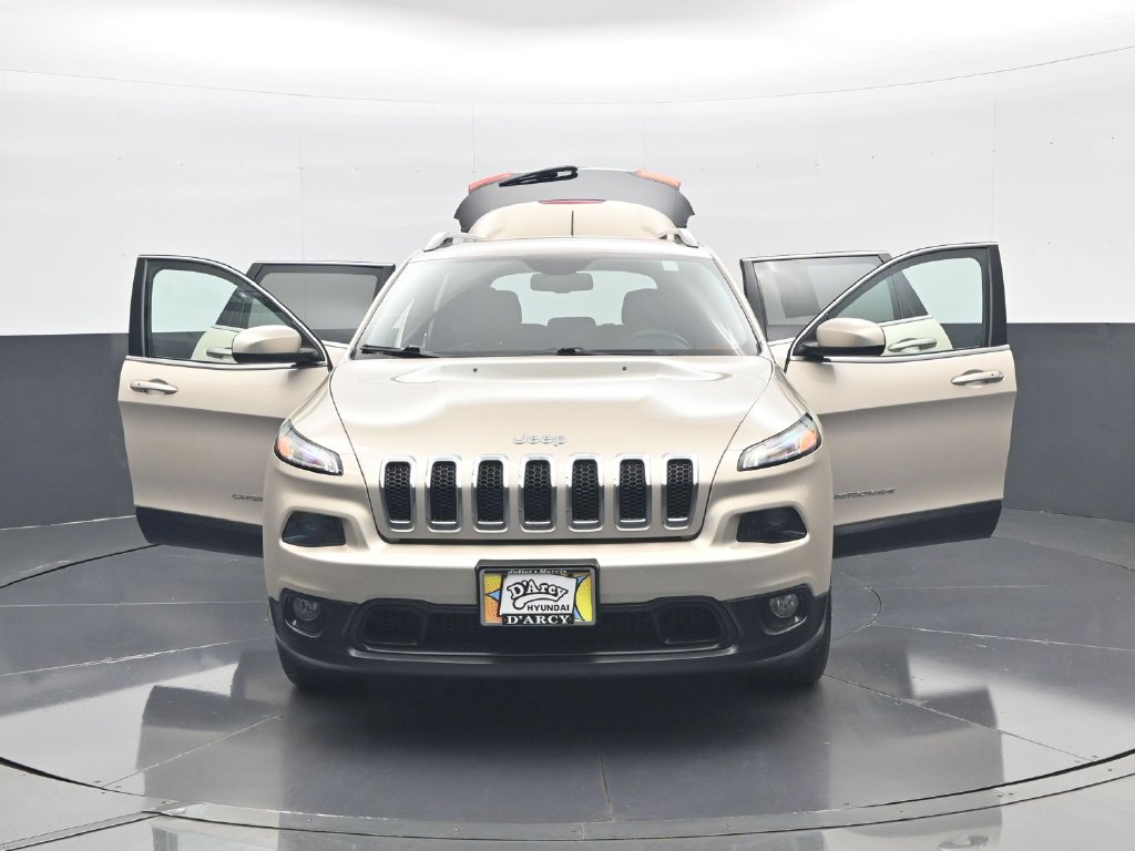Used 2015 Jeep Cherokee Latitude w/ Comfort/Convenience Group FWD image 32