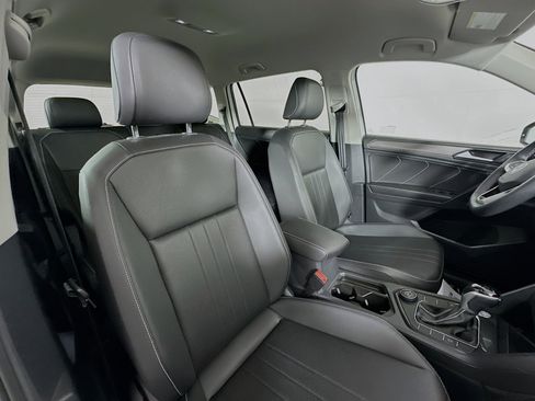 Used 2023 Volkswagen Tiguan SE AWD/4WD image 21
