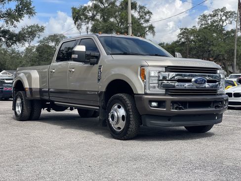 Used 2017 Ford F350 King Ranch w/ King Ranch Ultimate Package AWD/4WD image 12