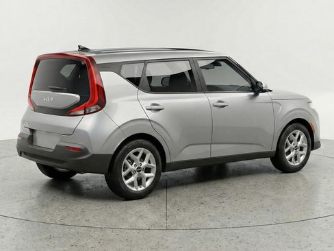 Used 2025 Kia Soul LX w/ LX Technology Package image 9