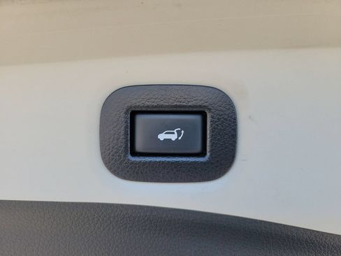 Certified 2020 Nissan Rogue SV FWD image 9