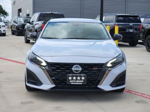 Used 2023 Nissan Altima 2.5 SR FWD image 3