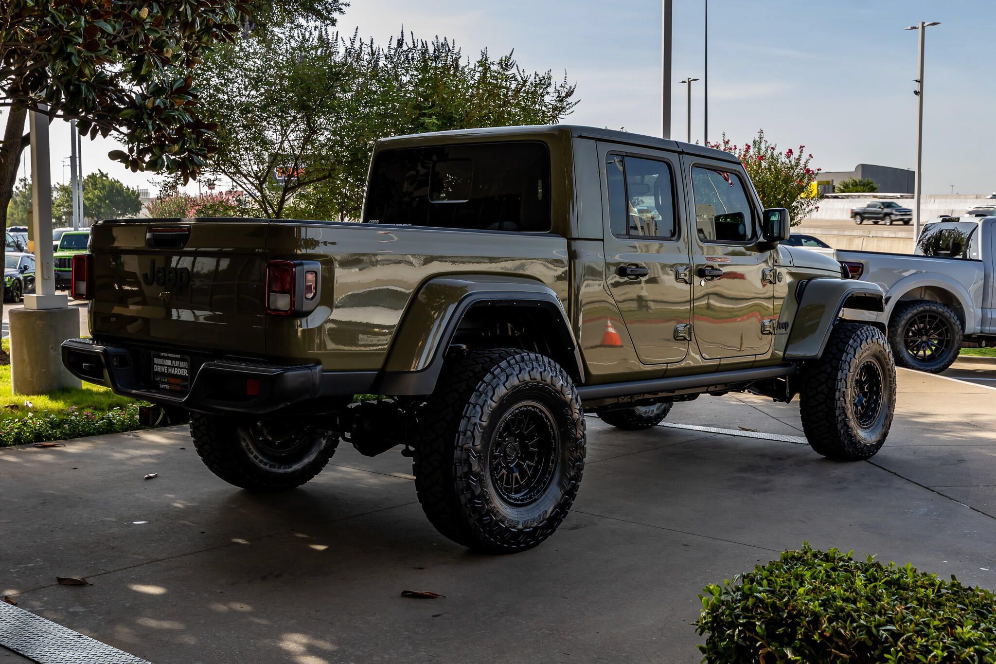Used 2025 Jeep Gladiator Sport AWD/4WD image 10