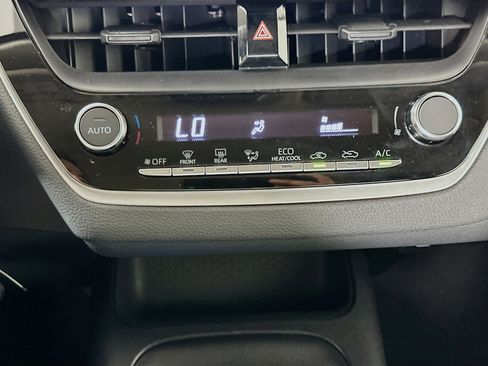 Used 2024 Toyota Corolla LE image 22