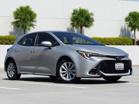 Used 2024 Toyota Corolla SE image 2