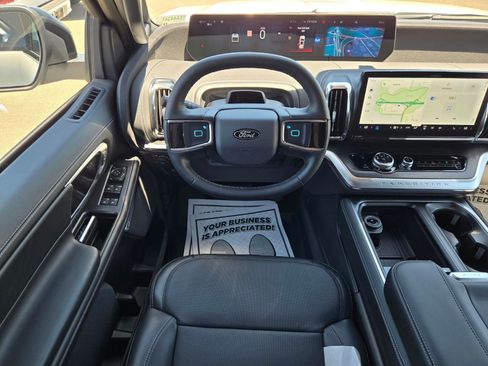 New 2026 Ford Expedition Platinum w/ Stealth Performance Package AWD/4WD image 9