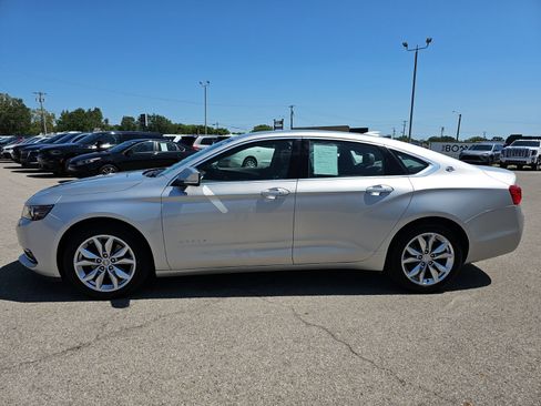 Used 2018 Chevrolet Impala LT w/ LT Convenience Package FWD image 4