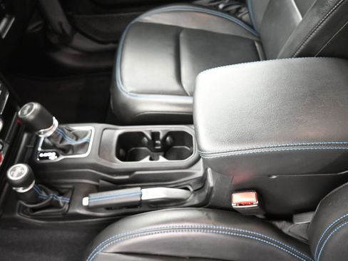 Used 2022 Jeep Wrangler Unlimited Rubicon 4xe image 33