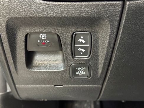 Used 2025 RAM 1500 Limited w/ Body Color Bumper Group image 31