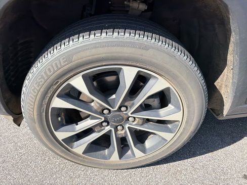 Used 2025 Jeep Grand Cherokee L Overland image 18