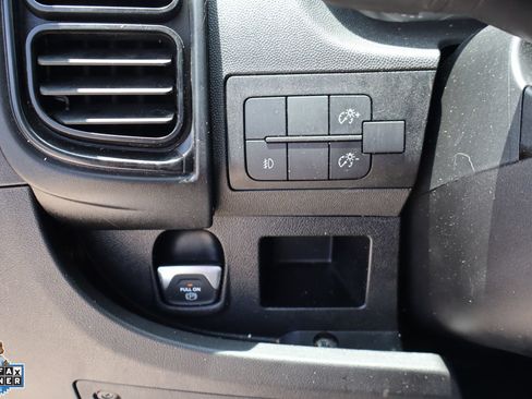 Used 2025 RAM ProMaster 2500 w/ Convenience Group FWD image 13