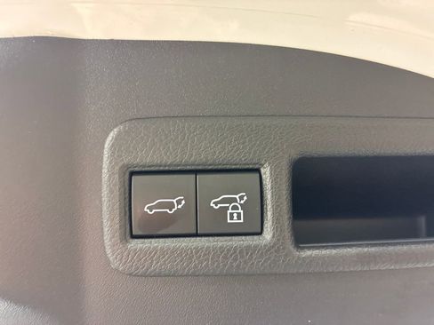 Used 2024 Subaru Solterra Limited image 32