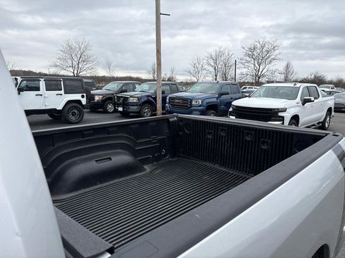 Used 2018 RAM 1500 ST w/ SXT Appearance Group AWD/4WD image 22