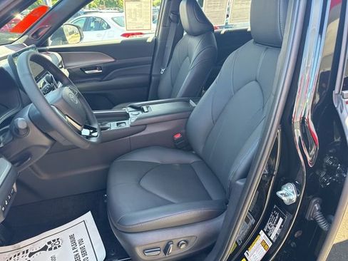 Certified 2026 Toyota Grand Highlander AWD Hybrid image 17