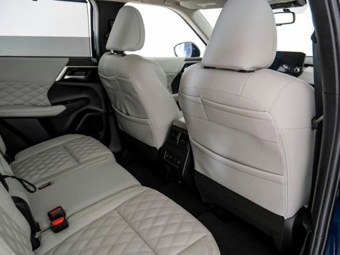 Used 2023 Mitsubishi Outlander SEL Black Edition image 40