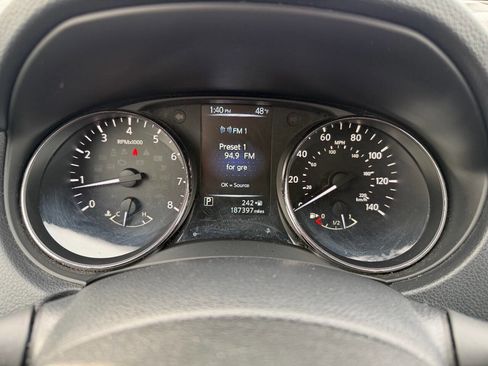 Used 2017 Nissan Rogue S image 15