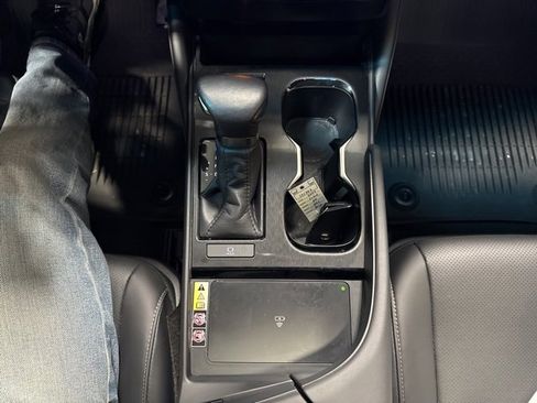 Used 2024 Lexus ES 350 w/ Premium Package image 10