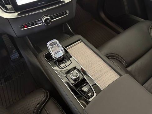 New 2026 Volvo XC90 B6 Ultra w/ Protection Package image 23