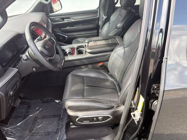 Used 2024 Jeep Wagoneer L Series II RWD image 15