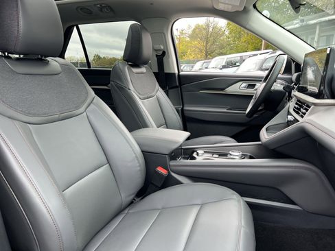New 2026 Ford Explorer Active w/ Active Comfort Package image 28