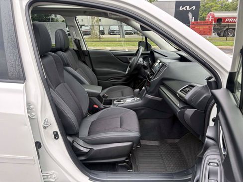 Used 2023 Subaru Forester Premium AWD/4WD image 23